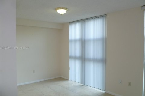 Copropriété à louer à Miami, Floride: 1 chambre, 65.77 m2 № 1964231 - photo 21