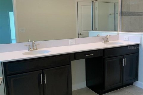 Casa en alquiler en Orlando, Florida, 4 dormitorios, 193.42 m2 № 1894556 - foto 13