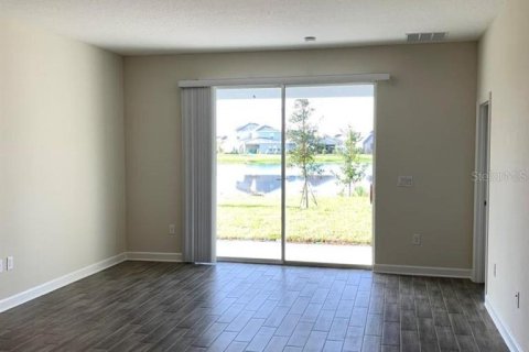 Casa en alquiler en Orlando, Florida, 4 dormitorios, 193.42 m2 № 1894556 - foto 11