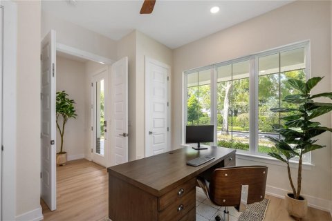 House in Orlando, Florida 5 bedrooms, 286.23 sq.m. № 1407392 - photo 23