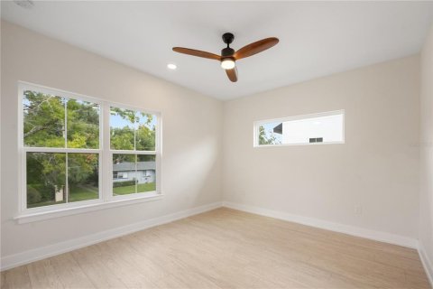 House in Orlando, Florida 5 bedrooms, 286.23 sq.m. № 1407392 - photo 28