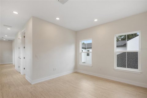 House in Orlando, Florida 5 bedrooms, 286.23 sq.m. № 1407392 - photo 25