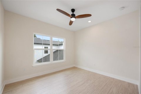 House in Orlando, Florida 5 bedrooms, 286.23 sq.m. № 1407392 - photo 26