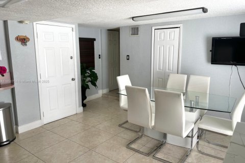 Купить виллу или дом в Хайалиа, Флорида 3 спальни, 141.3м2, № 1958108 - фото 20