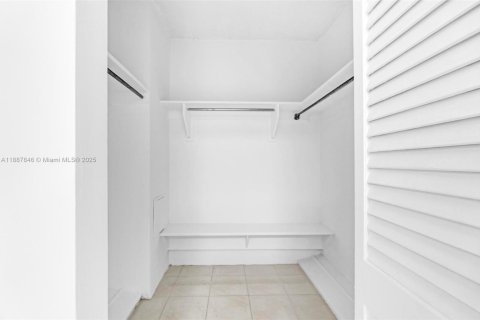 Condominio en venta en Miami, Florida, 53.88 m2 № 1942026 - foto 7
