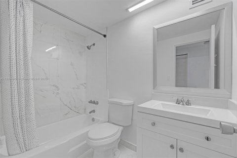 Купить кондоминиум в Майами, Флорида 53.88м2, № 1942026 - фото 5