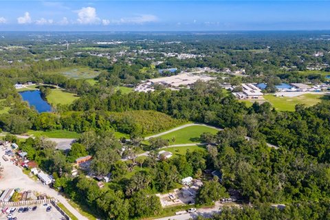 Commercial property in Leesburg, Florida 14 bedrooms, 429.02 sq.m. № 1879628 - photo 2