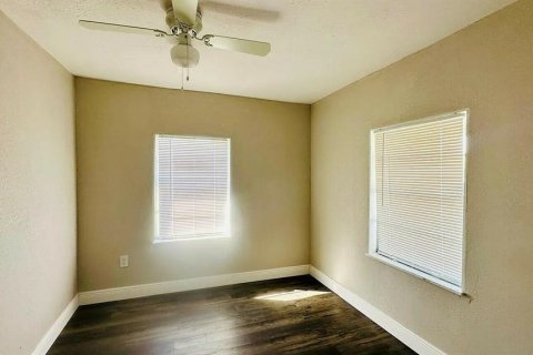 Commercial property in Leesburg, Florida 14 bedrooms, 429.02 sq.m. № 1879628 - photo 14