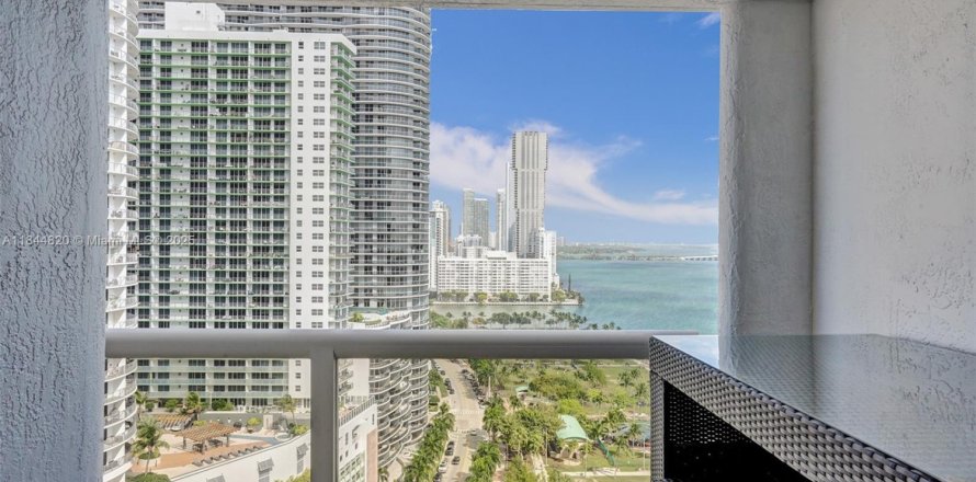 Condo à Miami, Floride, 3 chambres № 1841257