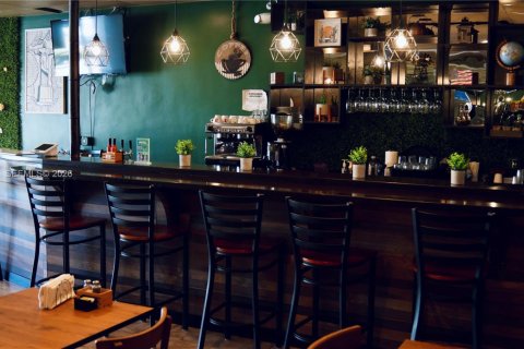 Propiedad comercial en venta en Fort Lauderdale, Florida № 2036482 - foto 3