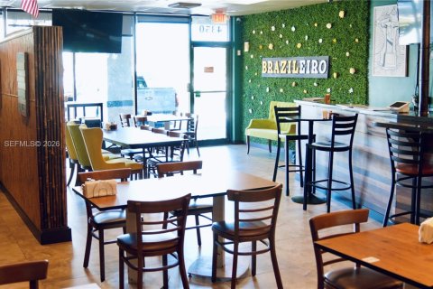 Propiedad comercial en venta en Fort Lauderdale, Florida № 2036482 - foto 1