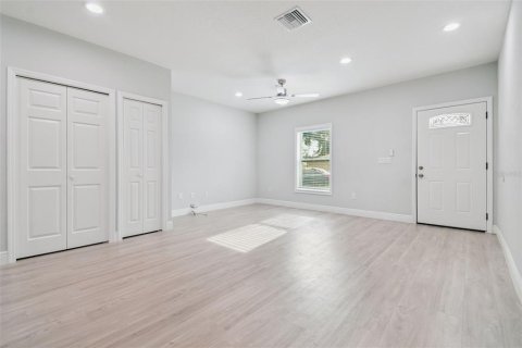 Villa ou maison à louer à Tampa, Floride: 2 chambres, 83.61 m2 № 1917172 - photo 4