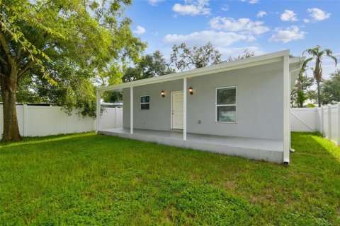 House in Tampa, Florida 2 bedrooms, 83.61 sq.m. № 1917172 - photo 15