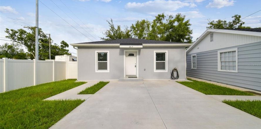 Villa ou maison à Tampa, Floride 2 chambres, 83.61 m2 № 1917172