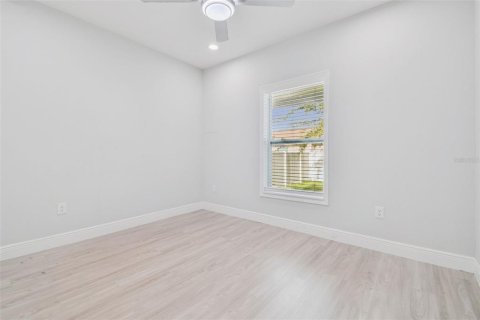House in Tampa, Florida 2 bedrooms, 83.61 sq.m. № 1917172 - photo 13