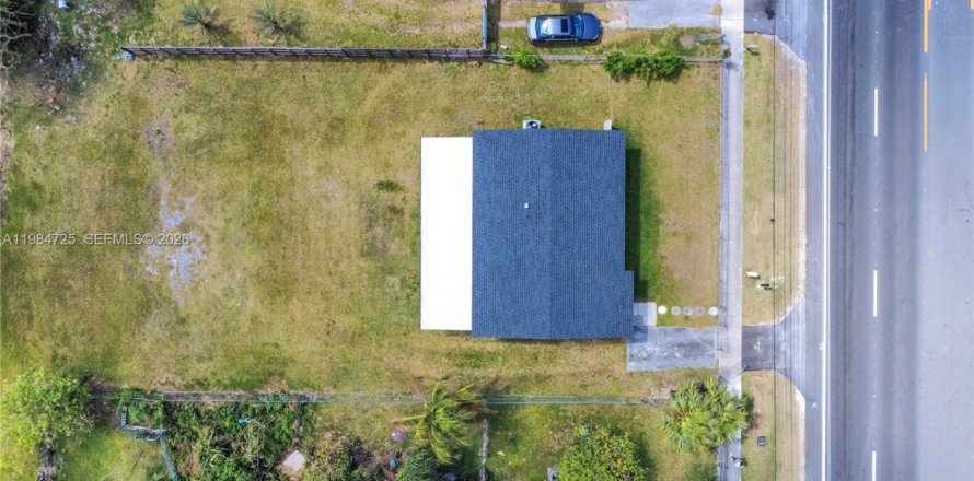 Casa en Homestead, Florida 3 dormitorios, 100.33 m2 № 2045851