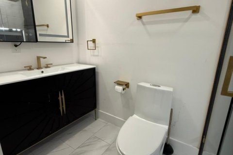 House in Hollywood, Florida 4 bedrooms, 112.32 sq.m. № 2083403 - photo 19