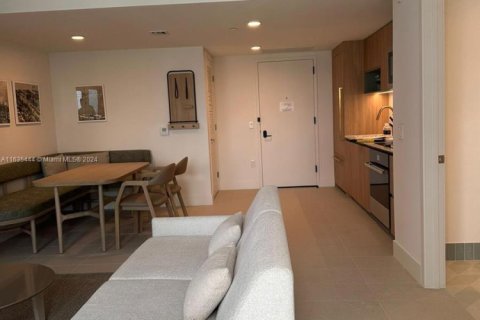 Condo in Miami, Florida, 1 bedroom  № 2022807 - photo 3