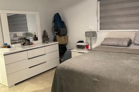 House in Miami, Florida 3 bedrooms, 101.45 sq.m. № 1991093 - photo 11