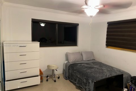 House in Miami, Florida 3 bedrooms, 101.45 sq.m. № 1991093 - photo 5