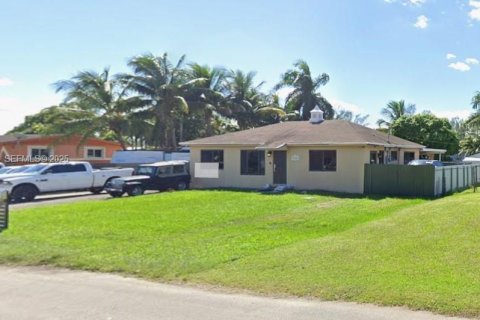 Villa ou maison à vendre à Miami, Floride: 3 chambres, 101.45 m2 № 1991093 - photo 1
