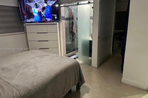 House in Miami, Florida 3 bedrooms, 101.45 sq.m. № 1991093 - photo 9