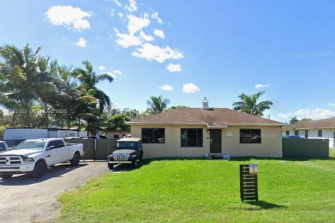 Villa ou maison à vendre à Miami, Floride: 3 chambres, 101.45 m2 № 1991093 - photo 2