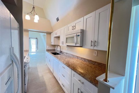 House in Punta Gorda, Florida 3 bedrooms, 130.62 sq.m. № 1907842 - photo 13