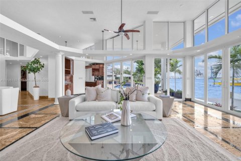 Villa ou maison à vendre à Fort Lauderdale, Floride: 4 chambres, 400.04 m2 № 1671470 - photo 13