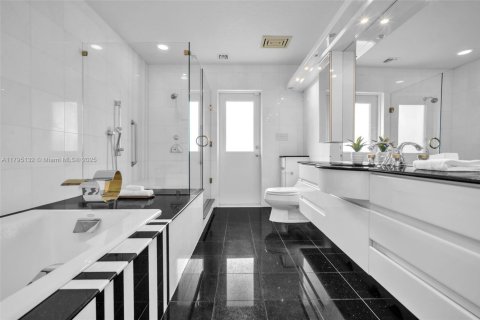 Villa ou maison à vendre à Fort Lauderdale, Floride: 4 chambres, 400.04 m2 № 1671470 - photo 28