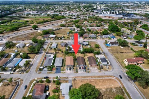 Commercial property in Miami, Florida 156.08 sq.m. № 1755706 - photo 17