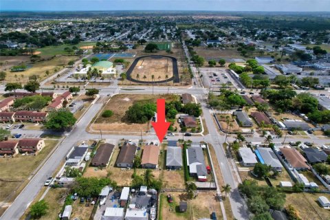 Commercial property in Miami, Florida 156.08 sq.m. № 1755706 - photo 25
