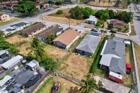 Commercial property in Miami, Florida 156.08 sq.m. № 1755706 - photo 27