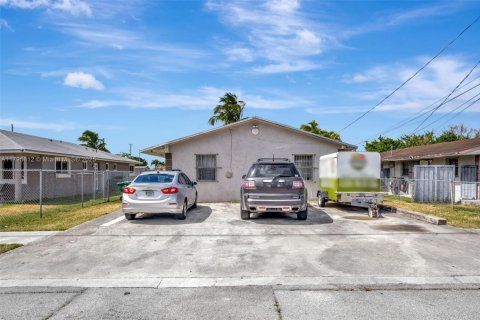 Commercial property in Miami, Florida 156.08 sq.m. № 1755706 - photo 4