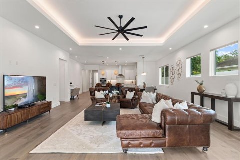Casa en venta en Orlando, Florida, 5 dormitorios, 302.95 m2 № 1909960 - foto 21