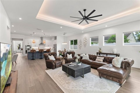 Casa en venta en Orlando, Florida, 5 dormitorios, 302.95 m2 № 1909960 - foto 10