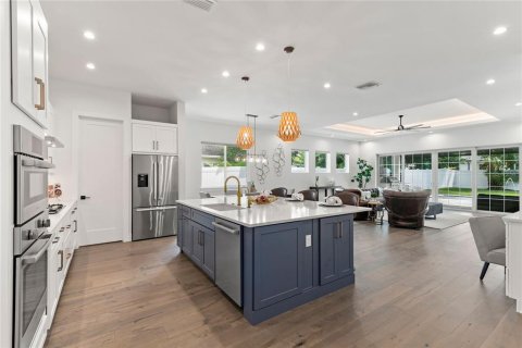 Casa en venta en Orlando, Florida, 5 dormitorios, 302.95 m2 № 1909960 - foto 12