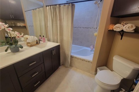 Villa ou maison à vendre à Pembroke Pines, Floride: 3 chambres, 131.55 m2 № 1958418 - photo 9