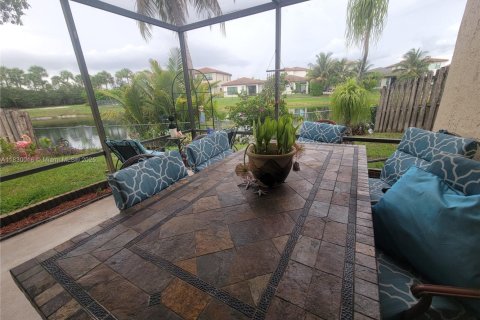 Villa ou maison à vendre à Pembroke Pines, Floride: 3 chambres, 131.55 m2 № 1958418 - photo 15