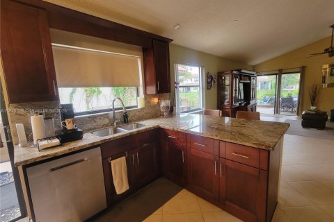 Villa ou maison à vendre à Pembroke Pines, Floride: 3 chambres, 131.55 m2 № 1958418 - photo 7