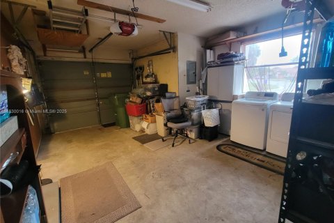 Villa ou maison à vendre à Pembroke Pines, Floride: 3 chambres, 131.55 m2 № 1958418 - photo 13