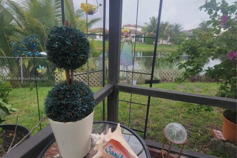 Villa ou maison à vendre à Pembroke Pines, Floride: 3 chambres, 131.55 m2 № 1958418 - photo 17