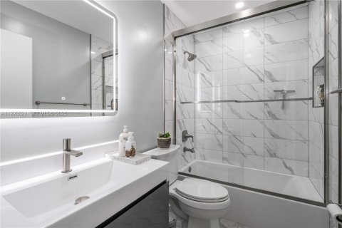 Villa ou maison à vendre à Miramar, Floride: 3 chambres, 156.08 m2 № 1987640 - photo 17