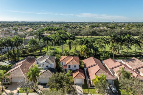 House in Miramar, Florida 3 bedrooms, 156.08 sq.m. № 1987640 - photo 29