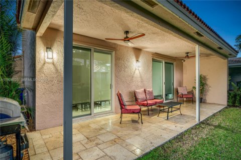 House in Miramar, Florida 3 bedrooms, 156.08 sq.m. № 1987640 - photo 28