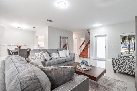 Villa ou maison à vendre à Miramar, Floride: 3 chambres, 156.08 m2 № 1987640 - photo 5