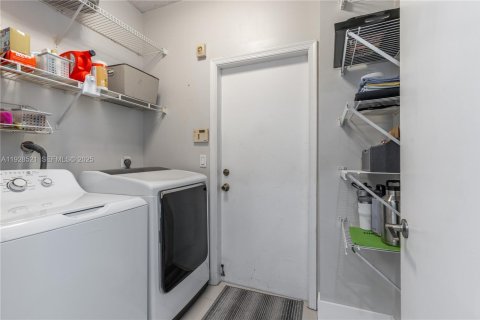 Villa ou maison à vendre à Miramar, Floride: 3 chambres, 156.08 m2 № 1987640 - photo 19