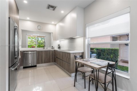 Villa ou maison à vendre à Miramar, Floride: 3 chambres, 156.08 m2 № 1987640 - photo 9