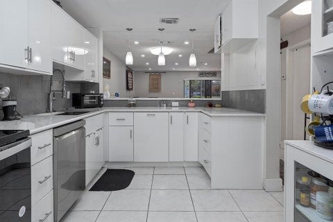 Touwnhouse à vendre à Pembroke Pines, Floride: 3 chambres, 136.75 m2 № 2192665 - photo 7