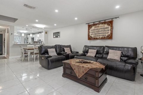 Touwnhouse à vendre à Pembroke Pines, Floride: 3 chambres, 136.75 m2 № 2192665 - photo 15